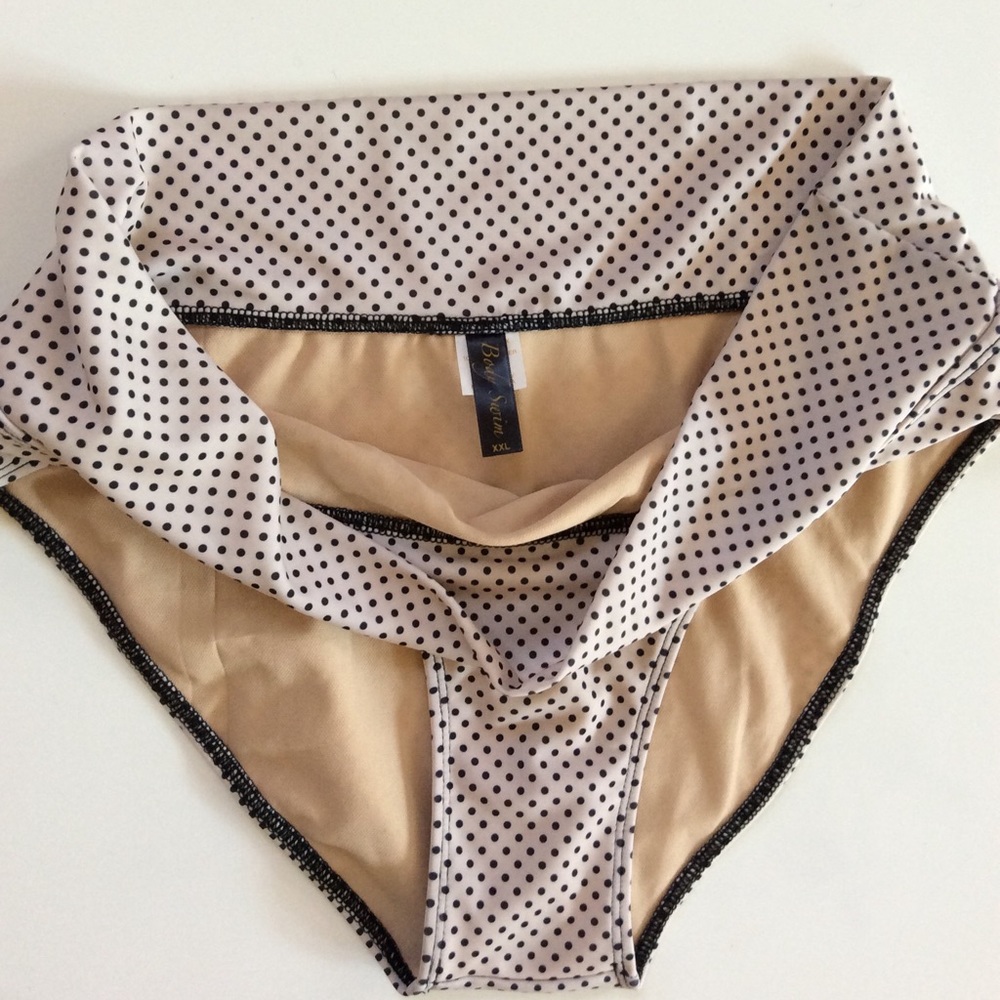 New Woman’s swimwear bottom - Picture 3 of 4